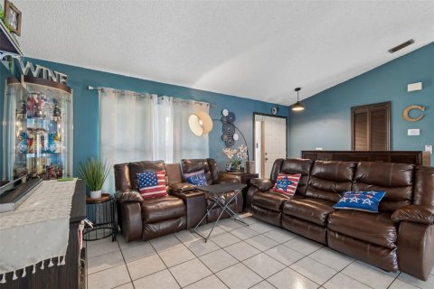 House in Tampa, Florida 3 bedrooms, 130.62 sq.m. № 2283953 - photo 10
