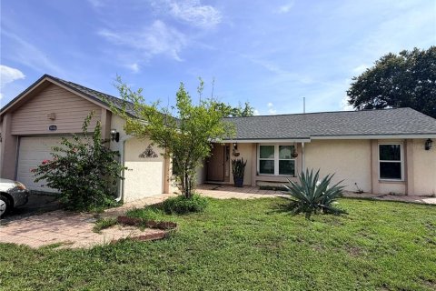 House in Tampa, Florida 3 bedrooms, 130.62 sq.m. № 2283953