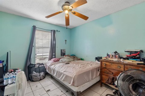 House in Tampa, Florida 3 bedrooms, 130.62 sq.m. № 2283953 - photo 29
