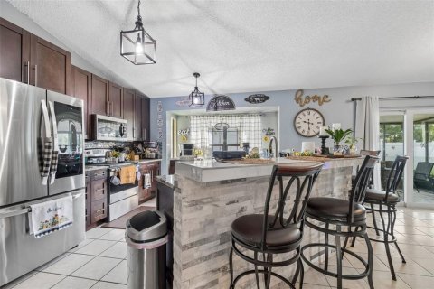 House in Tampa, Florida 3 bedrooms, 130.62 sq.m. № 2283953 - photo 18