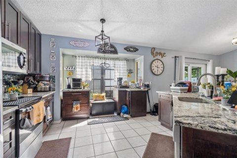 House in Tampa, Florida 3 bedrooms, 130.62 sq.m. № 2283953 - photo 17
