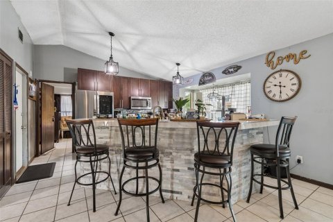 House in Tampa, Florida 3 bedrooms, 130.62 sq.m. № 2283953 - photo 19