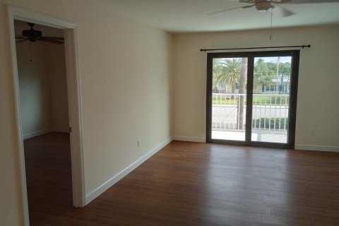 Copropriété à louer à Stuart, Floride: 2 chambres, 81.29 m2 № 2174176 - photo 6