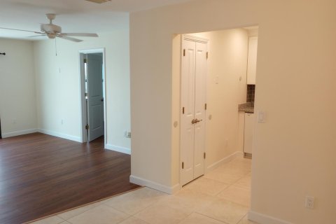 Copropriété à louer à Stuart, Floride: 2 chambres, 81.29 m2 № 2174176 - photo 2