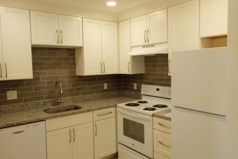 Copropriété à louer à Stuart, Floride: 2 chambres, 81.29 m2 № 2174176 - photo 3