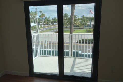 Copropriété à louer à Stuart, Floride: 2 chambres, 81.29 m2 № 2174176 - photo 8