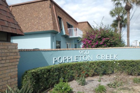 Condo à Stuart, Floride, 2 chambres  № 2174176