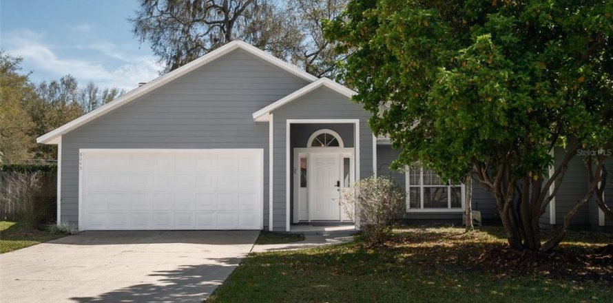 House in Gainesville, Florida 4 bedrooms, 168.62 sq.m. № 1542420