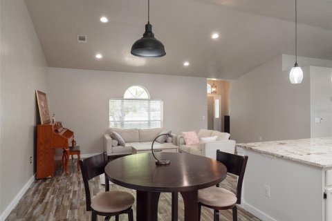 House in Gainesville, Florida 4 bedrooms, 168.62 sq.m. № 1542420 - photo 16
