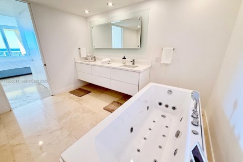 Copropriété à vendre à Fort Lauderdale, Floride: 3 chambres, 201.78 m2 № 2174451 - photo 25