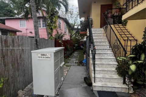 Appartement à louer à Miami, Floride: 2 chambres, 295.06 m2 № 1809682 - photo 2