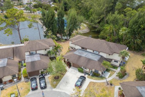 Townhouse in Boca Raton, Florida 3 bedrooms, 172.89 sq.m. № 1152279 - photo 1