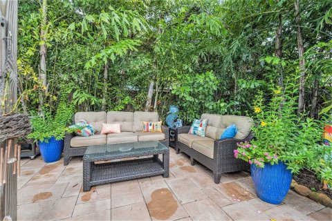 House in Palm Harbor, Florida 3 bedrooms, 98.1 sq.m. № 1907657 - photo 25
