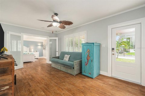 House in Palm Harbor, Florida 3 bedrooms, 98.1 sq.m. № 1907657 - photo 9