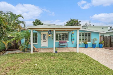 House in Palm Harbor, Florida 3 bedrooms, 98.1 sq.m. № 1907657 - photo 1