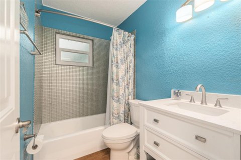 House in Palm Harbor, Florida 3 bedrooms, 98.1 sq.m. № 1907657 - photo 23
