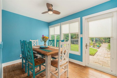 House in Palm Harbor, Florida 3 bedrooms, 98.1 sq.m. № 1907657 - photo 13