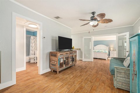 House in Palm Harbor, Florida 3 bedrooms, 98.1 sq.m. № 1907657 - photo 8
