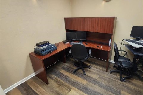 Commercial property in Gainesville, Florida 196.02 sq.m. № 2285265 - photo 6