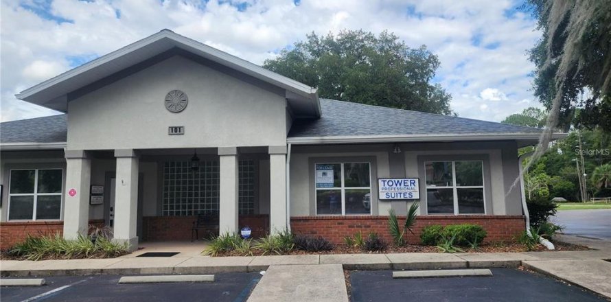 Commercial property in Gainesville, Florida 196.02 sq.m. № 2285265