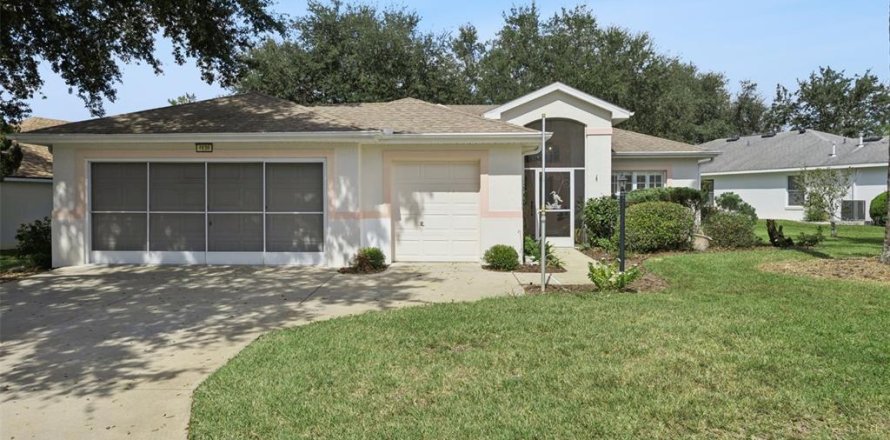 Villa ou maison à Leesburg, Floride 3 chambres, 173.17 m2 № 2405461