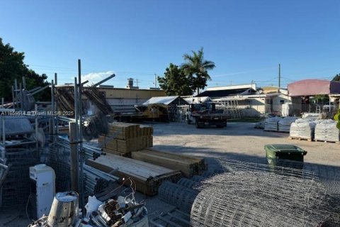 Commercial property in Homestead, Florida № 1888306 - photo 2