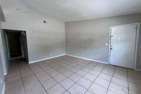 Commercial property in Lehigh Acres, Florida 4 bedrooms, 153.66 sq.m. № 1732533 - photo 3