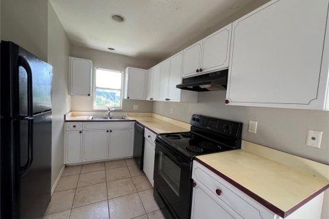 Commercial property in Lehigh Acres, Florida 4 bedrooms, 153.66 sq.m. № 1732533 - photo 13
