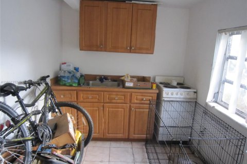 House in Miami, Florida 4 bedrooms, 164.34 sq.m. № 1807873 - photo 8