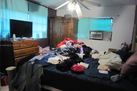 House in Miami, Florida 4 bedrooms, 164.34 sq.m. № 1807873 - photo 16