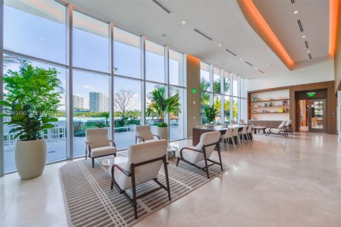 Condo in North Miami, Florida, 1 bedroom  № 2379978 - photo 8