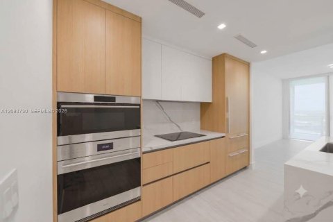 Condo in North Miami, Florida, 1 bedroom  № 2379978 - photo 24