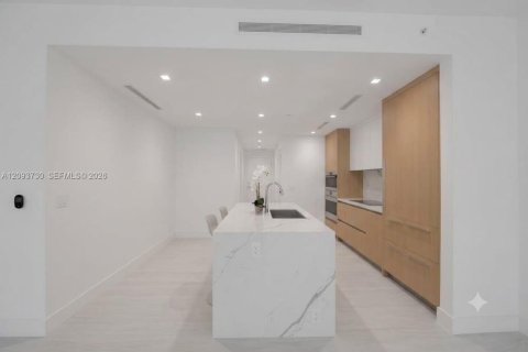 Condo in North Miami, Florida, 1 bedroom  № 2379978 - photo 29
