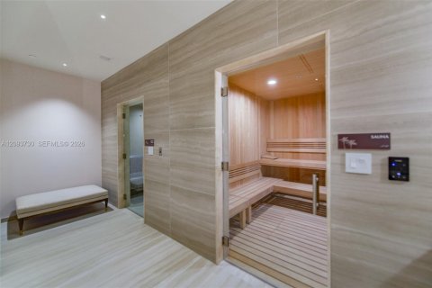 Condo in North Miami, Florida, 1 bedroom  № 2379978 - photo 12