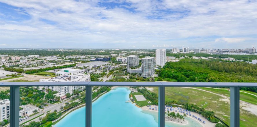 Condo in North Miami, Florida, 1 bedroom  № 2379978