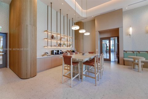 Condo in North Miami, Florida, 1 bedroom  № 2379978 - photo 6