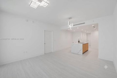 Condo in North Miami, Florida, 1 bedroom  № 2379978 - photo 30