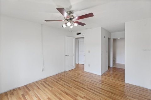 Condo in Port Charlotte, Florida, 2 bedrooms  № 1909227 - photo 13