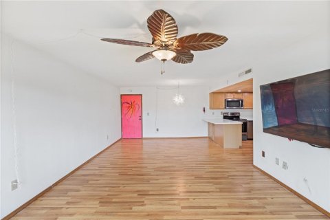 Condo in Port Charlotte, Florida, 2 bedrooms  № 1909227 - photo 8