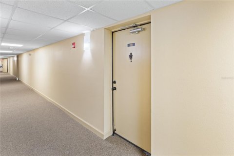 Condo in Port Charlotte, Florida, 2 bedrooms  № 1909227 - photo 3