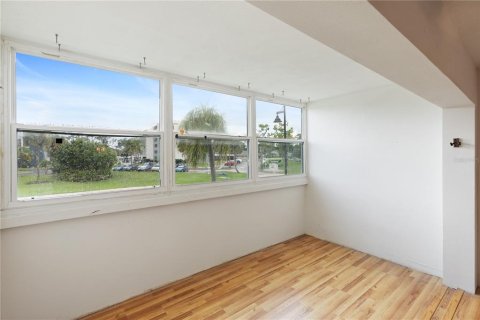Condo in Port Charlotte, Florida, 2 bedrooms  № 1909227 - photo 6