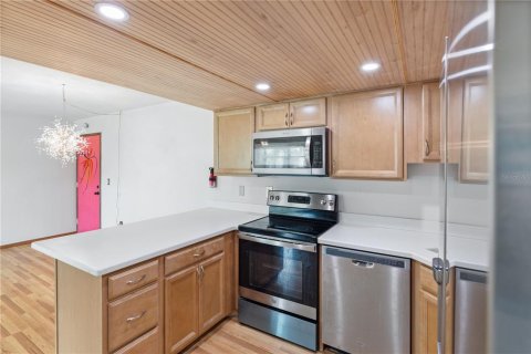 Condo in Port Charlotte, Florida, 2 bedrooms  № 1909227 - photo 10