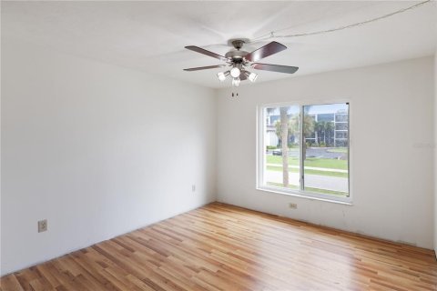 Condo in Port Charlotte, Florida, 2 bedrooms  № 1909227 - photo 12