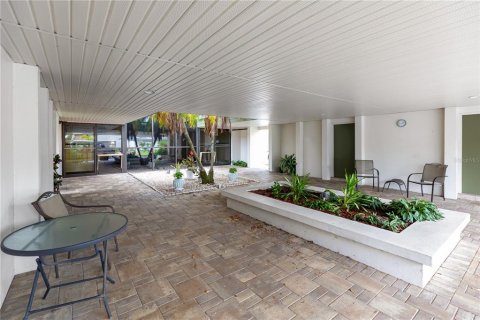 Condo in Port Charlotte, Florida, 2 bedrooms  № 1909227 - photo 19