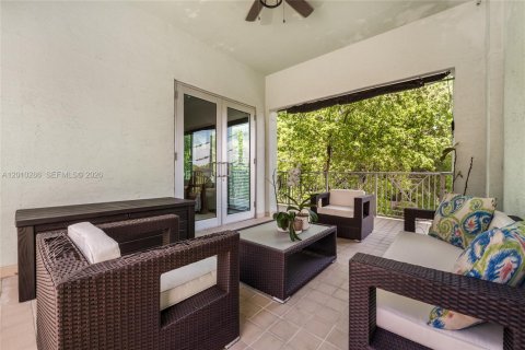 Condo in Miami, Florida, 3 bedrooms № 2075258 - photo 15