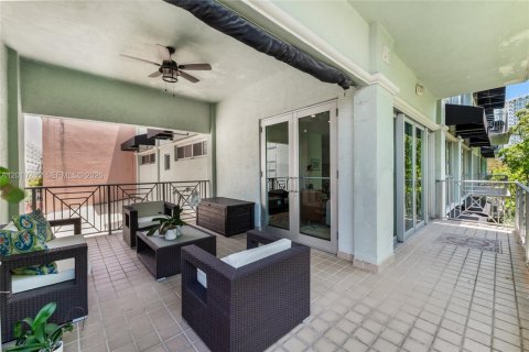 Condo in Miami, Florida, 3 bedrooms № 2075258 - photo 16