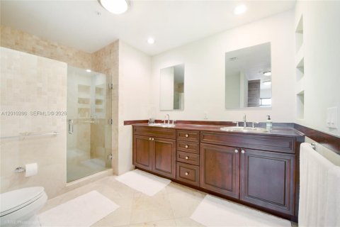 Condo in Miami, Florida, 3 bedrooms № 2075258 - photo 12