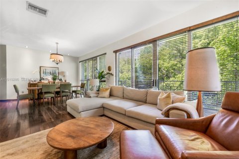 Condo in Miami, Florida, 3 bedrooms № 2075258 - photo 6