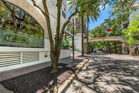 Condo in Miami, Florida, 3 bedrooms № 2075258 - photo 18