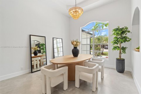 House in Lake Worth, Florida 3 bedrooms, 226.68 sq.m. № 1890364 - photo 12